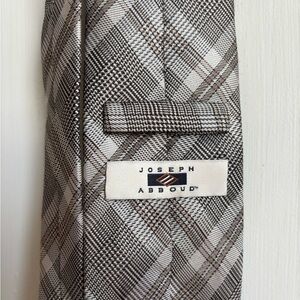 Joseph Abboud 100% Silk Men's Plaid Tie - Black and Gray